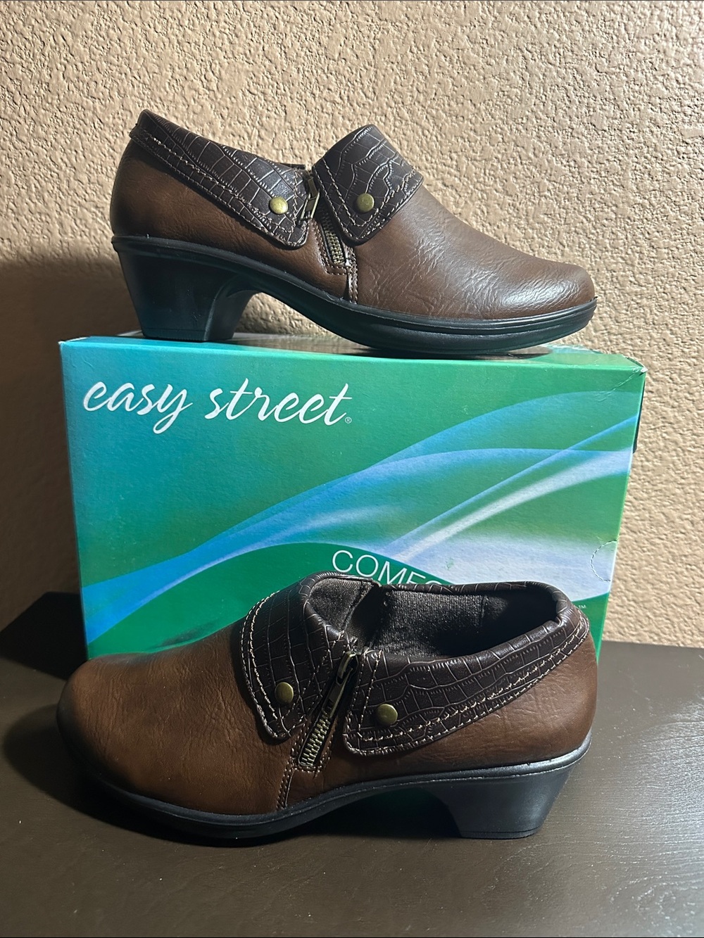 NWT Easy Street Women’s Darcy Ankle Boot